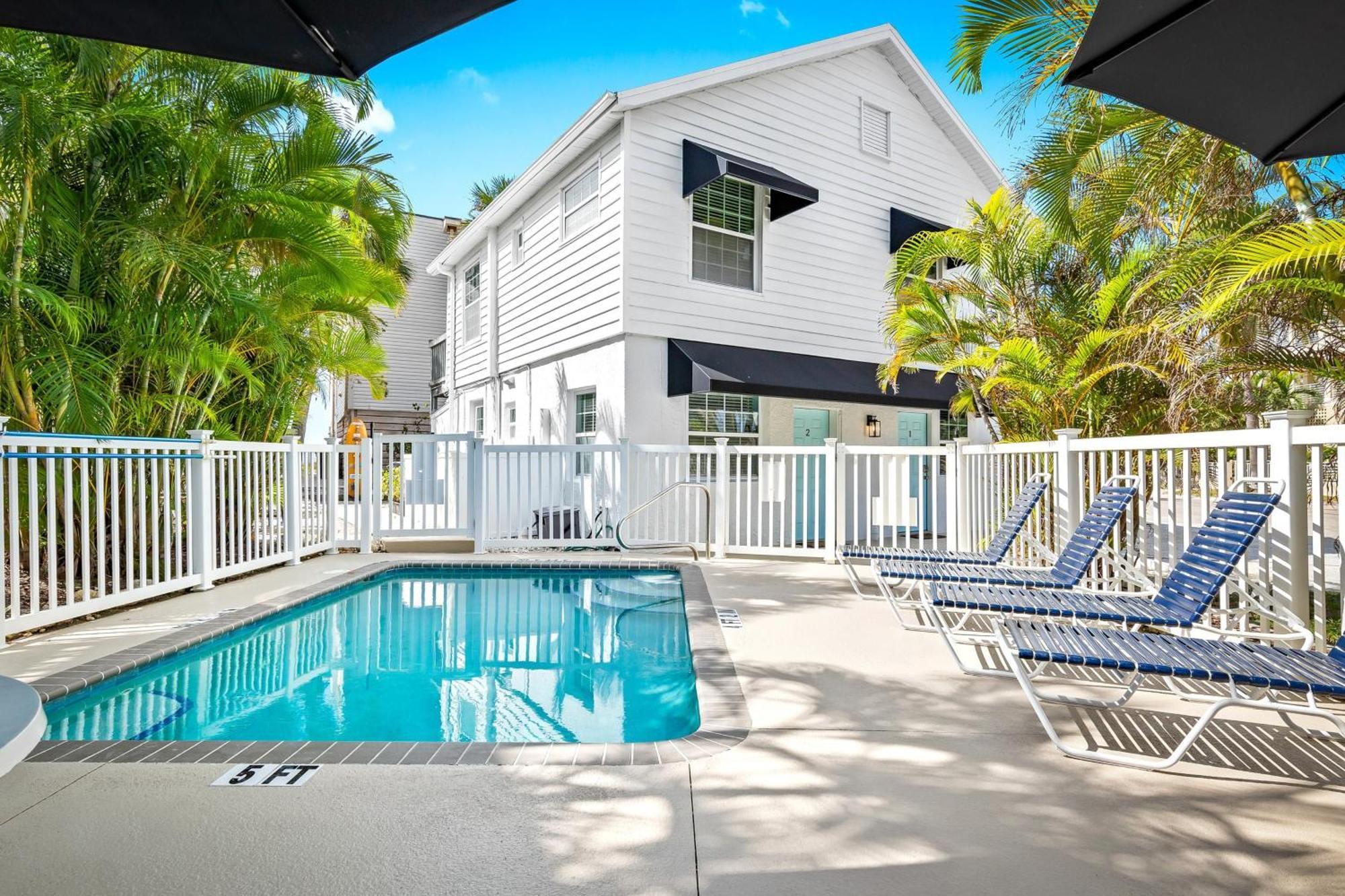 Parrot Beach Cottages Siesta Key Szoba fotó